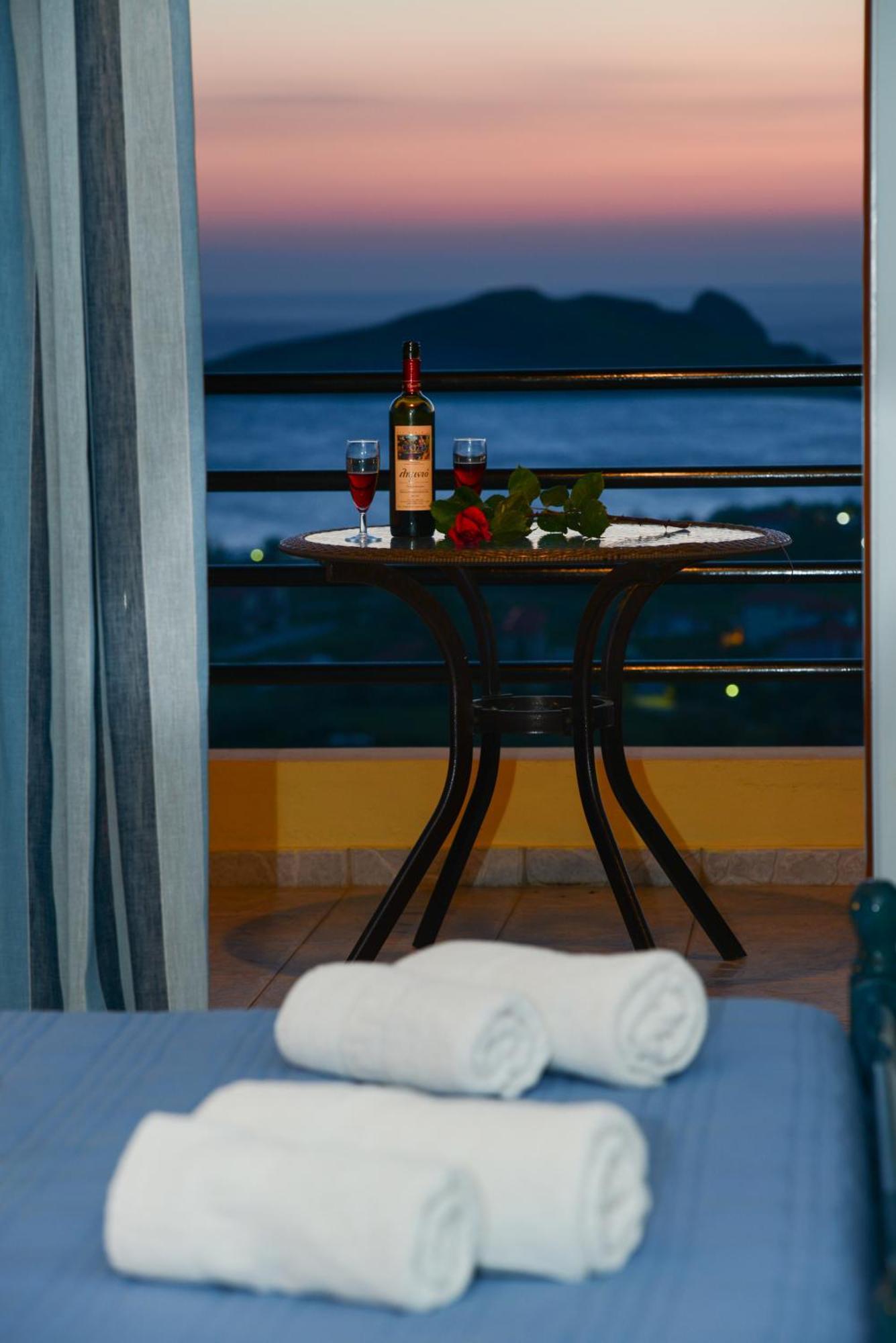 Hotel Dina - Ξενοδοχείο Ντινα プラティ エクステリア 写真