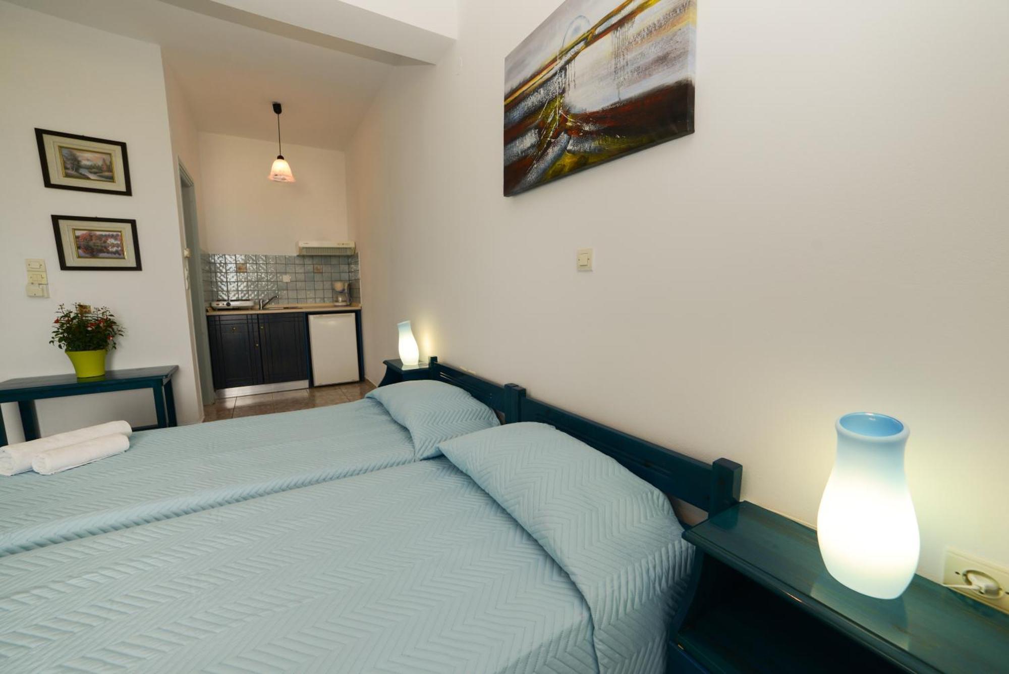 Hotel Dina - Ξενοδοχείο Ντινα プラティ 部屋 写真